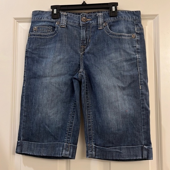 Calvin Klein Jeans ladies shorts - Picture 1 of 5